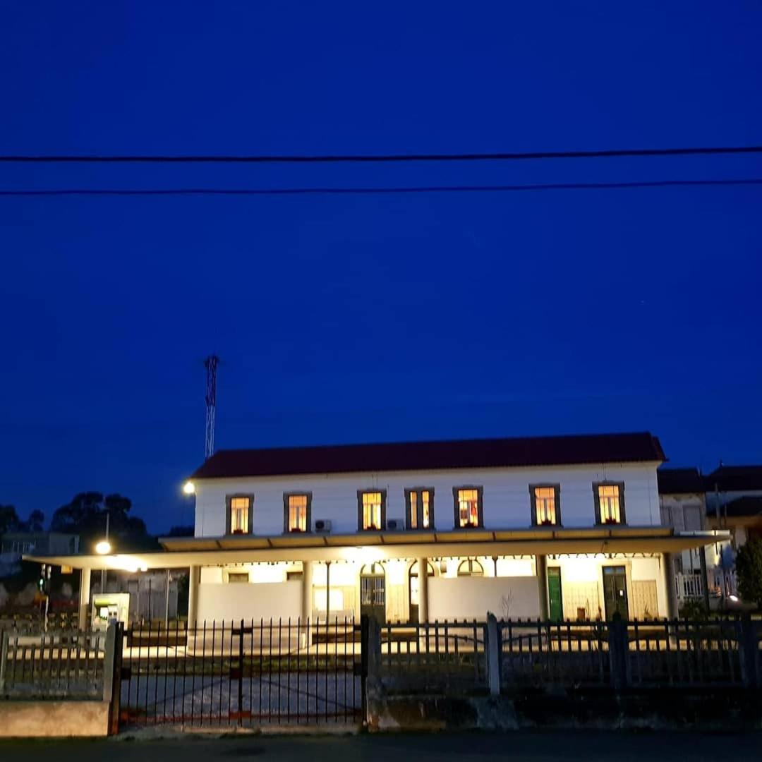 Cork Train Station Guesthouse Esmoriz Exterior photo